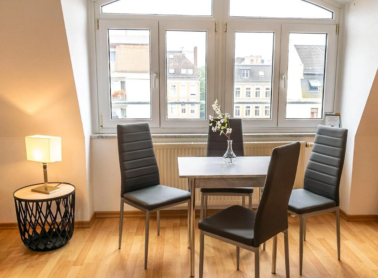 Apartment Ferienwohnung Loft 65 qm Netflix WLAN Boxspringbett bis 4 Pers Leipzig
